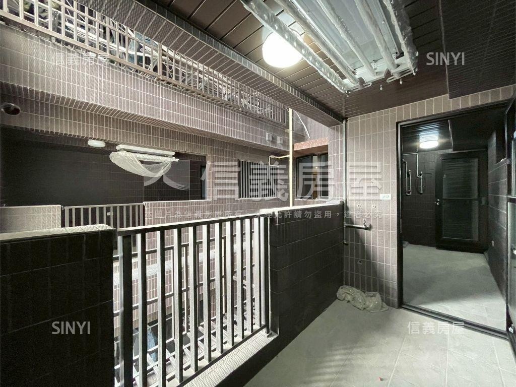 捷運豪景三房車位房屋室內格局與周邊環境