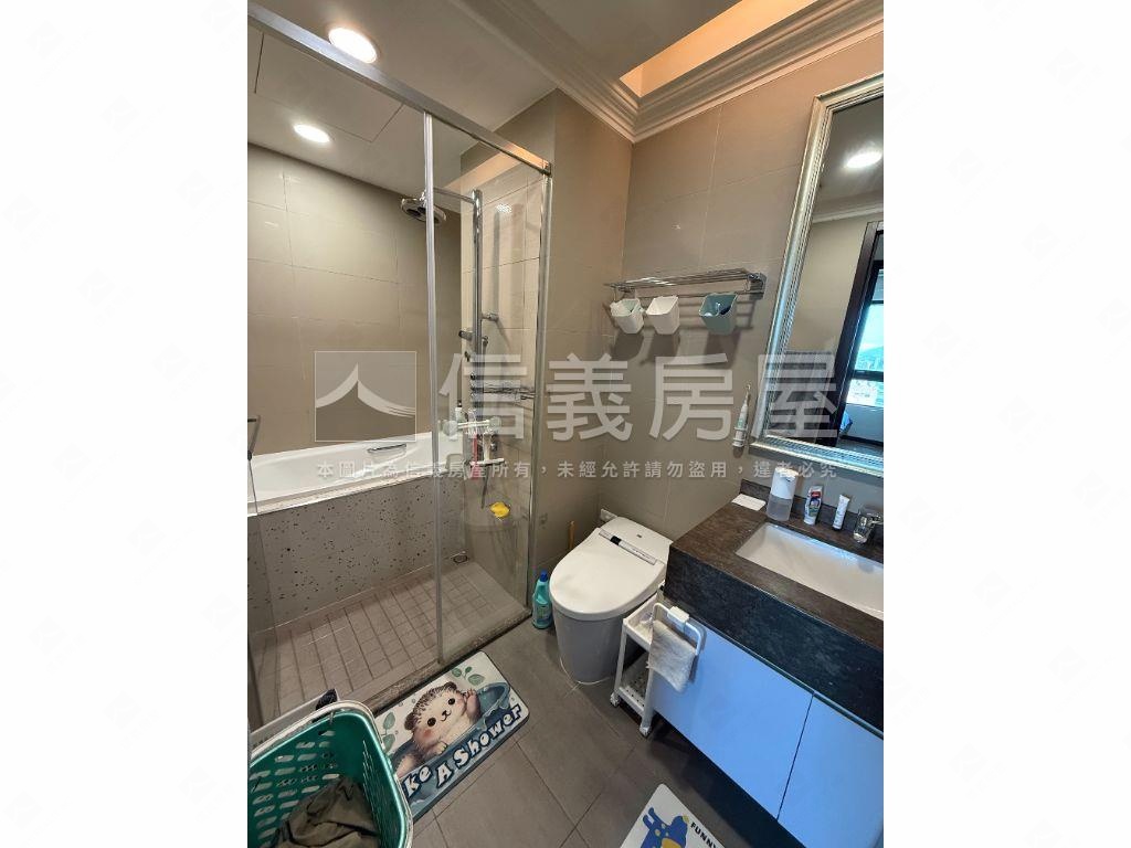 新宿高樓２房景觀大車位房屋室內格局與周邊環境