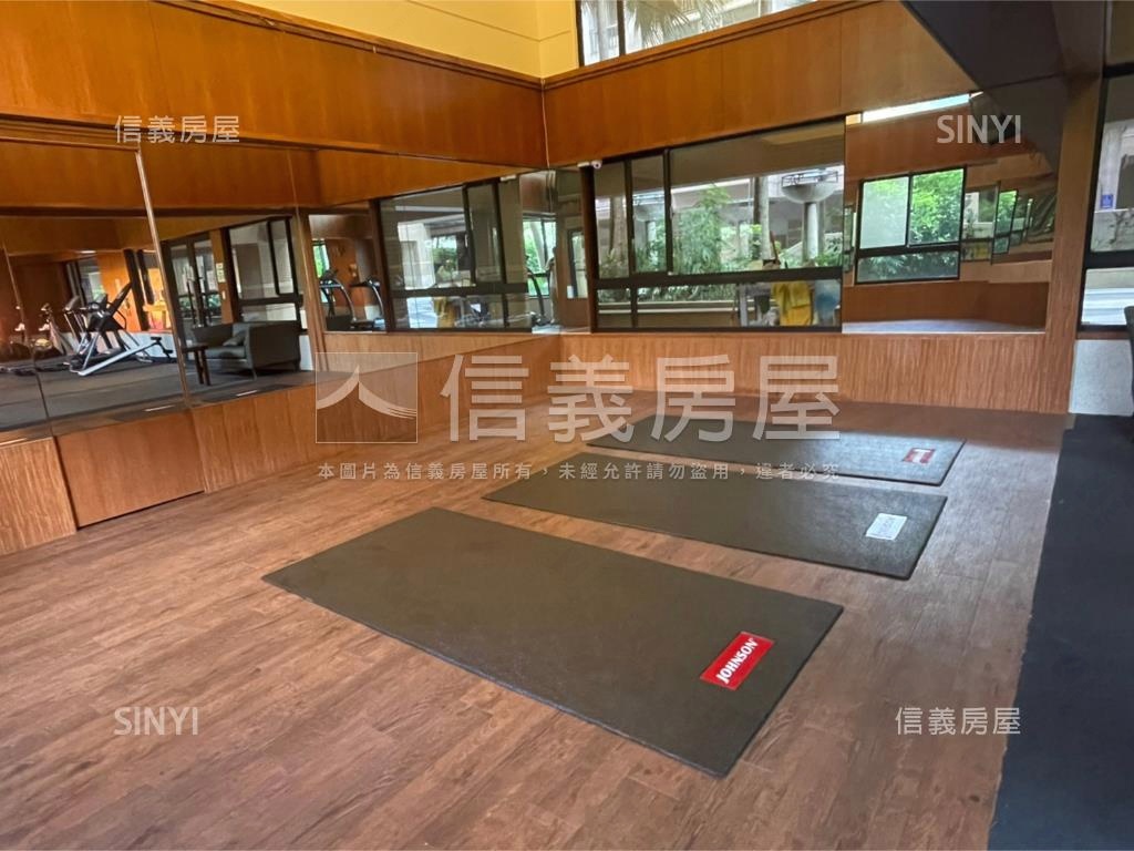 仙境邊間兩房附車位房屋室內格局與周邊環境