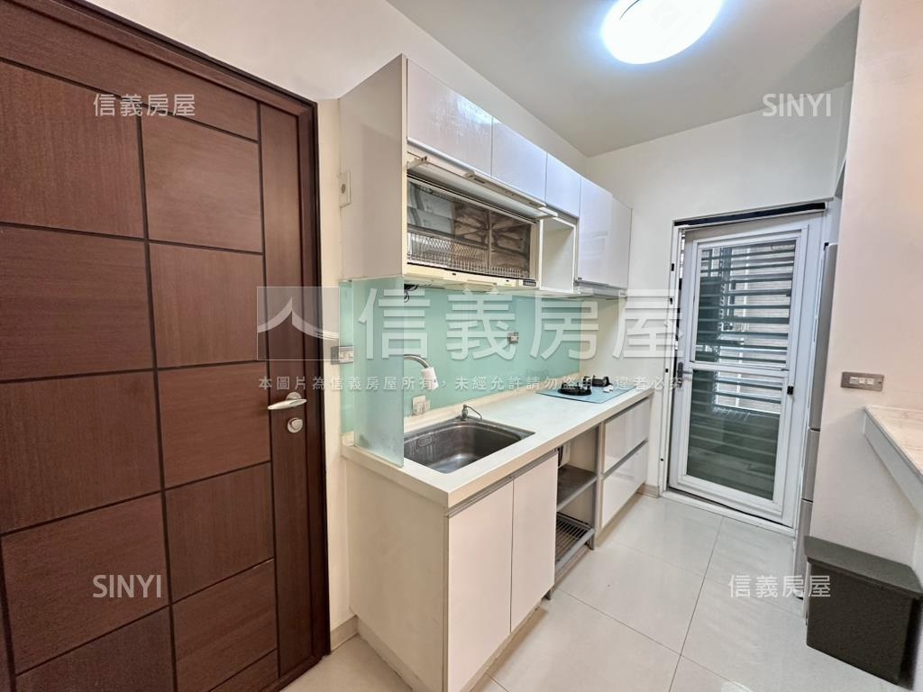 高美館特區美２房房屋室內格局與周邊環境