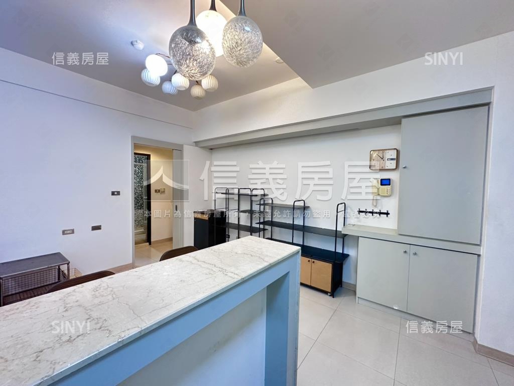 高美館特區美２房房屋室內格局與周邊環境