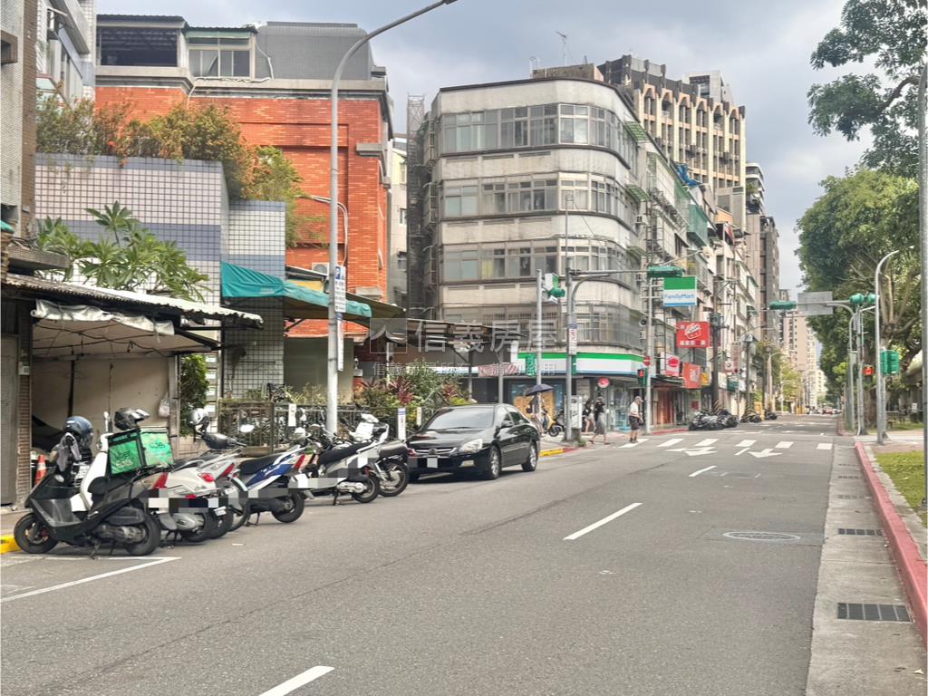 東華黃昏市場金店面房屋室內格局與周邊環境