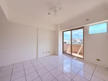 公園旁大空間三房車位