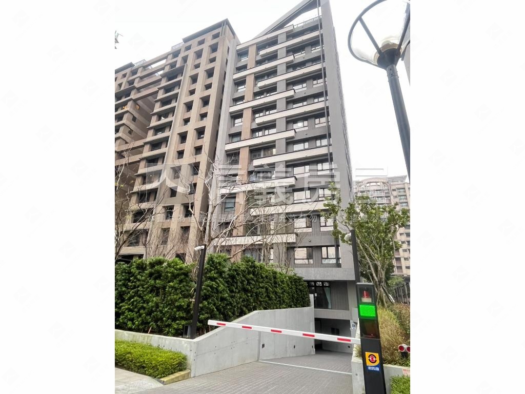 集賢賦玉｜高樓兩房車位房屋室內格局與周邊環境