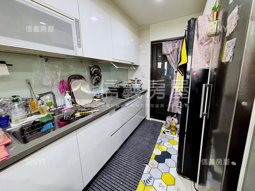 翠堤河岸｜次頂樓三房平車房屋室內格局與周邊環境