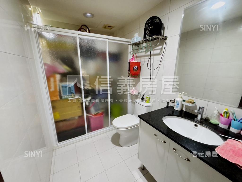 翠堤河岸｜次頂樓三房平車房屋室內格局與周邊環境