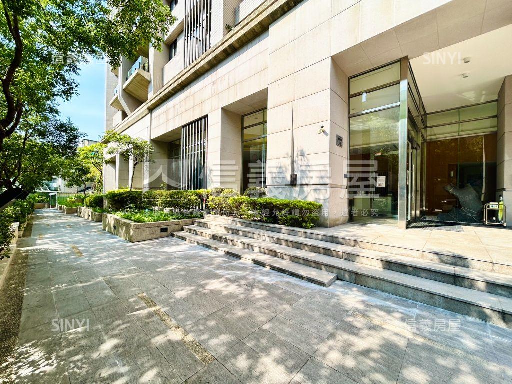 翠堤河岸｜次頂樓三房平車房屋室內格局與周邊環境