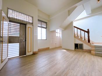 南屯朝南透天有整理