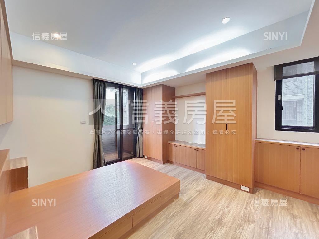 朗翠社區康橋電梯別墅房屋室內格局與周邊環境