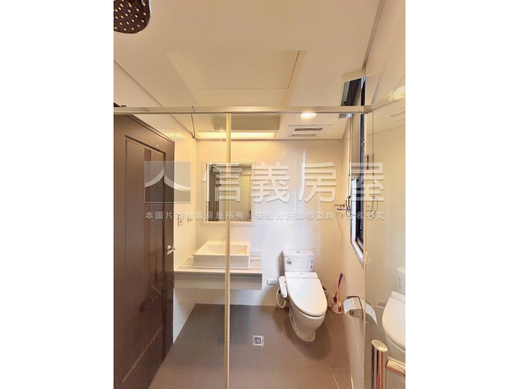 朗翠社區康橋電梯別墅房屋室內格局與周邊環境