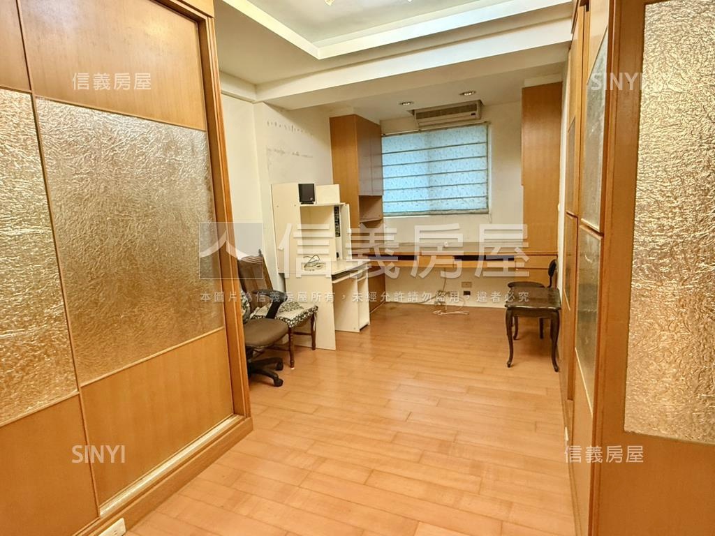 台電捷運樓中樓美屋房屋室內格局與周邊環境