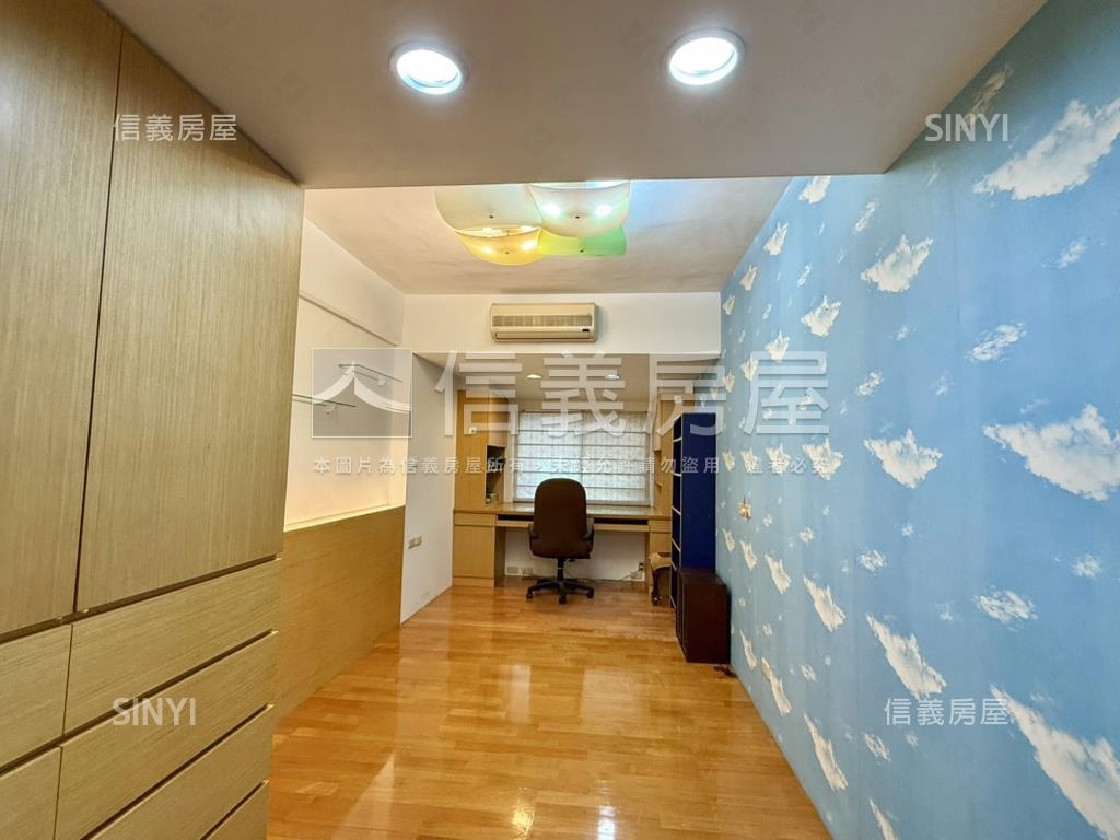 台電捷運樓中樓美屋房屋室內格局與周邊環境