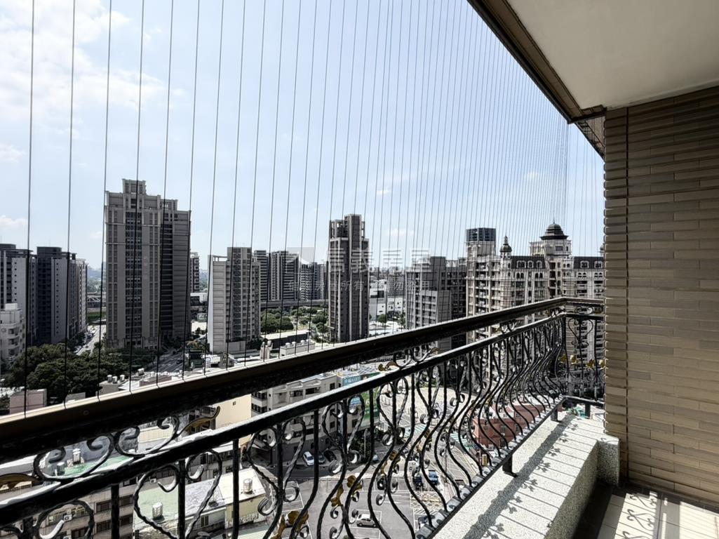 八擴低總價三房車位房屋室內格局與周邊環境