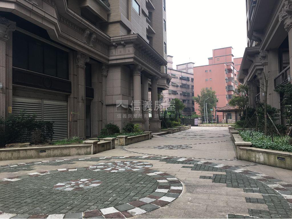 八擴低總價三房車位房屋室內格局與周邊環境