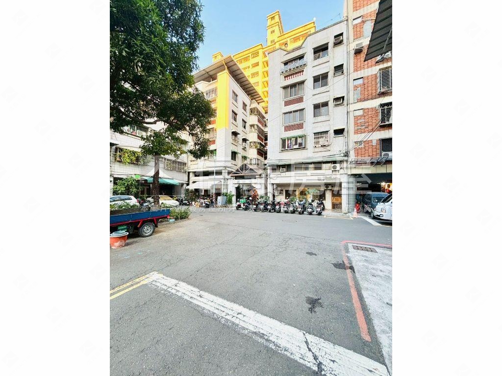 高科大｜邊間三房｜公寓房屋室內格局與周邊環境