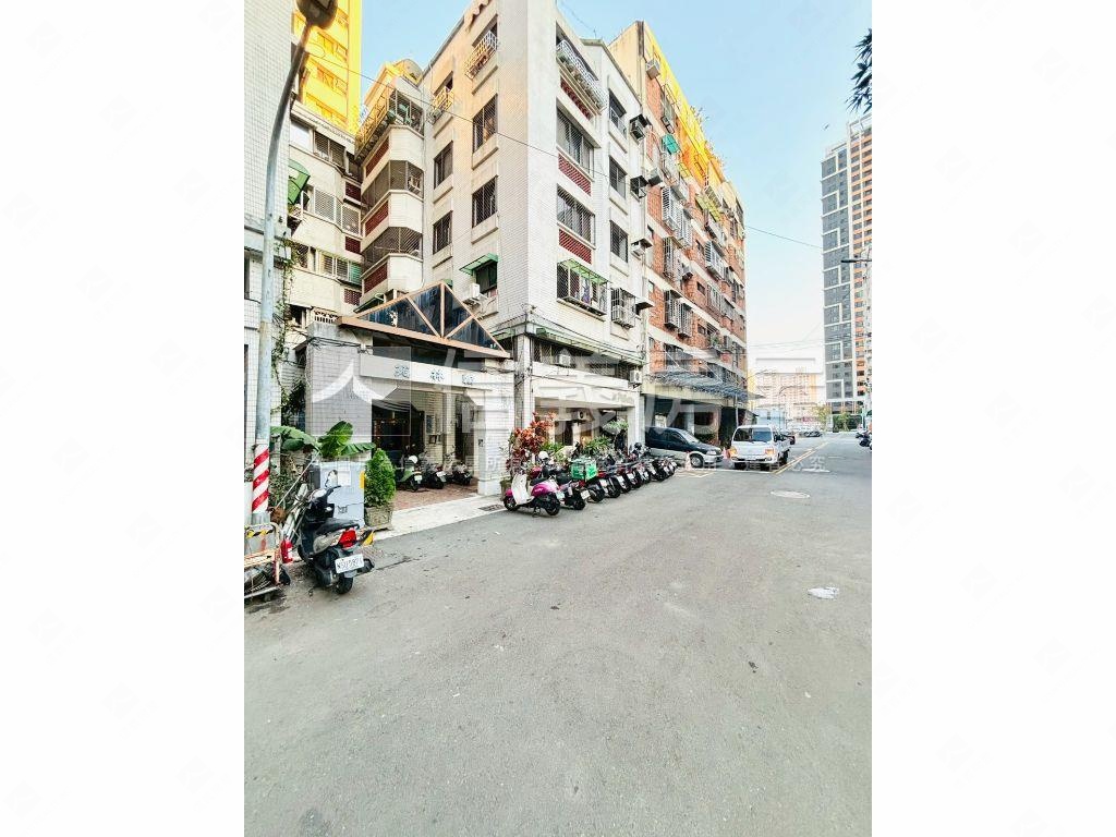 高科大｜邊間三房｜公寓房屋室內格局與周邊環境