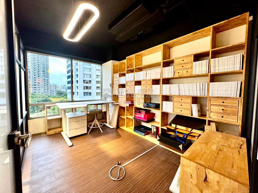 傑聯智慧大樓７樓面草悟道房屋室內格局與周邊環境