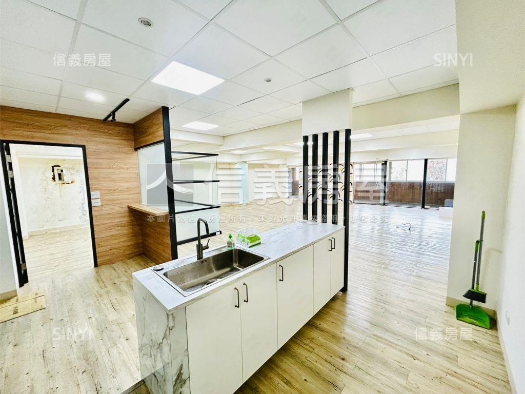 辦公咖啡廳大空間房屋室內格局與周邊環境