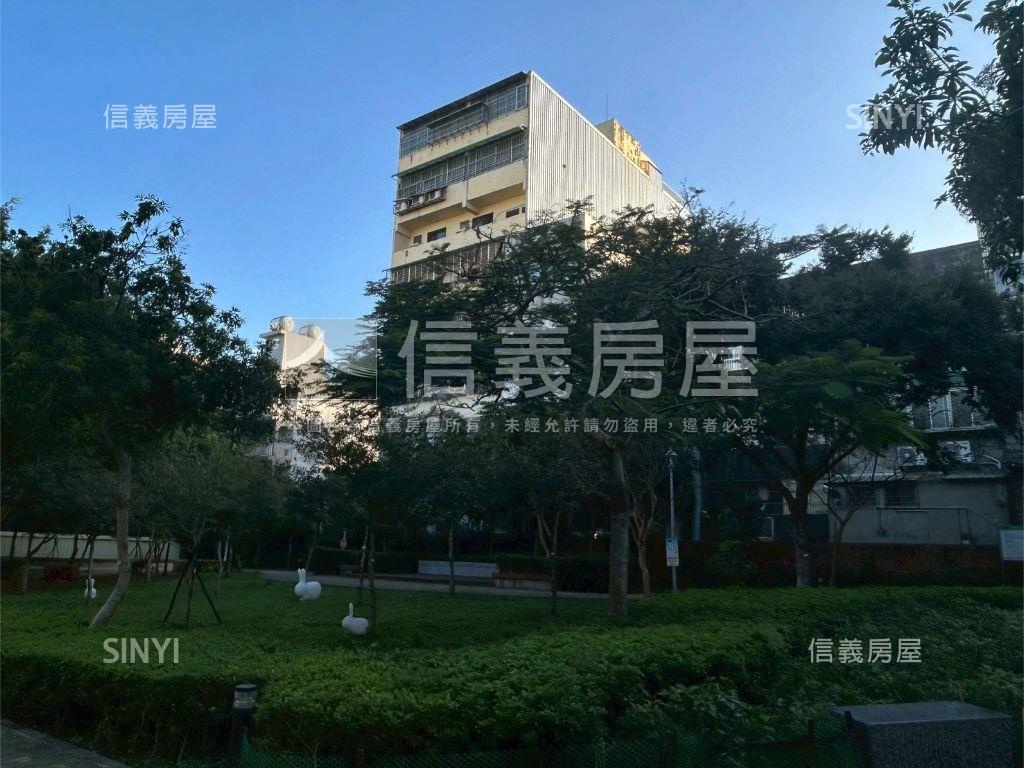 辦公咖啡廳大空間房屋室內格局與周邊環境