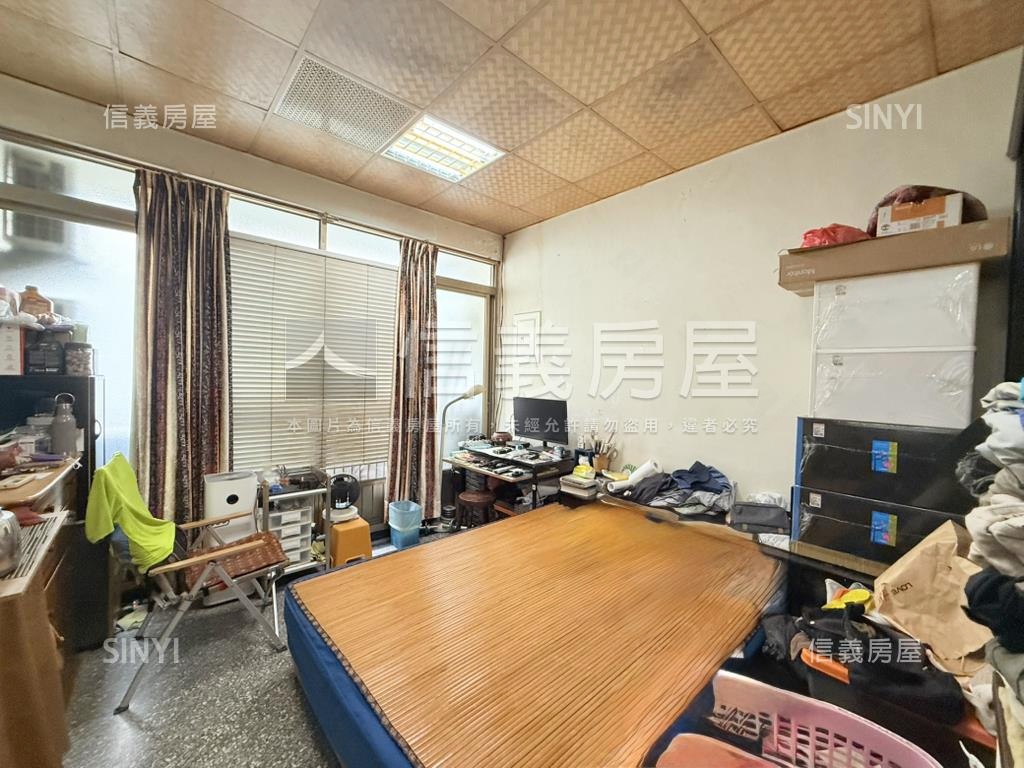 近火車站三角窗透店房屋室內格局與周邊環境