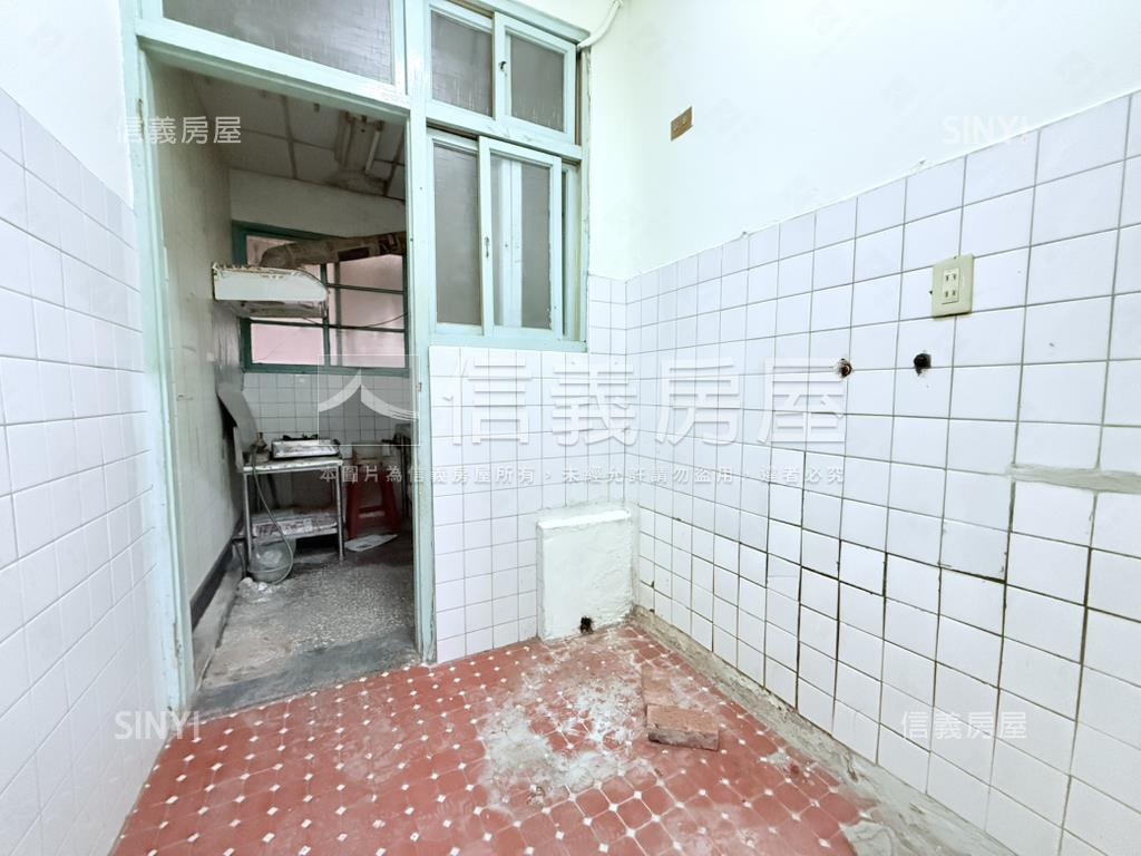 免爬高一樓與一塊土地房屋室內格局與周邊環境