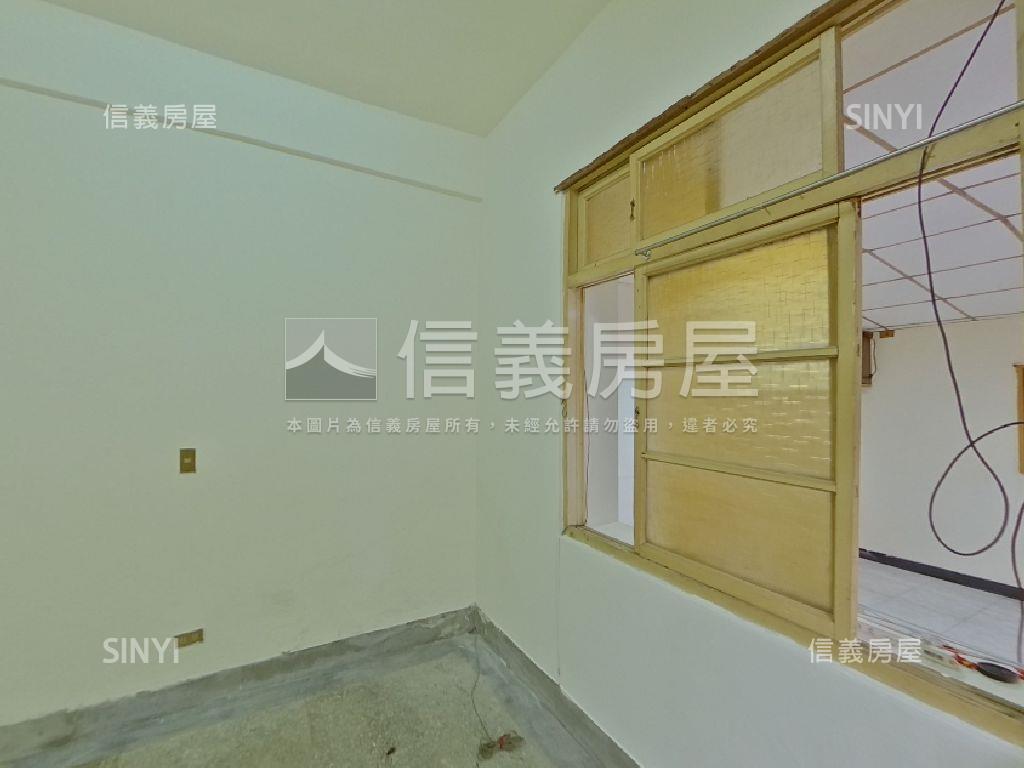 稀有一樓與一塊土地房屋室內格局與周邊環境