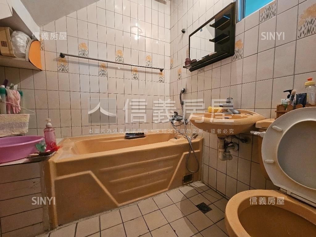 臨路低總價市場附近透天房屋室內格局與周邊環境