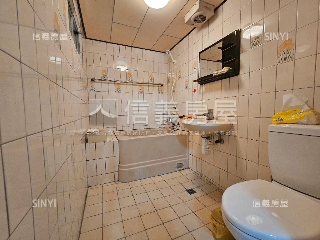 臨路低總價市場附近透天房屋室內格局與周邊環境