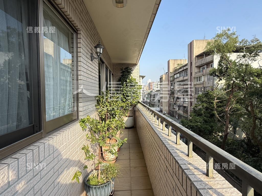香檳綠蔭雅緻四房房屋室內格局與周邊環境