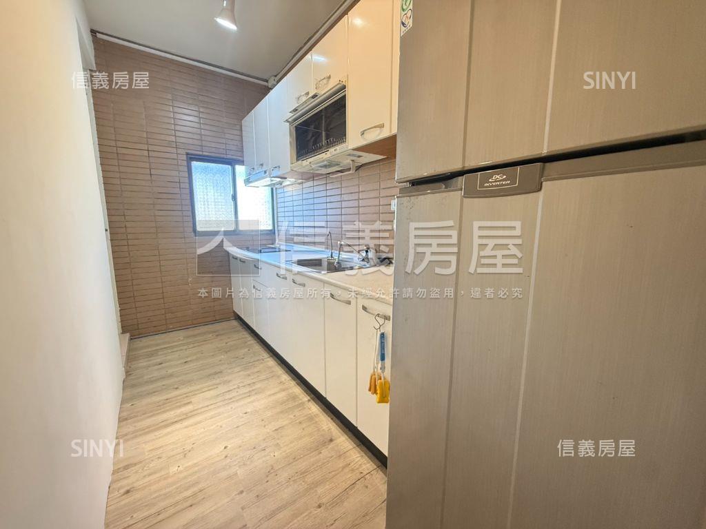 駁二在旁採光漂亮美宅房屋室內格局與周邊環境