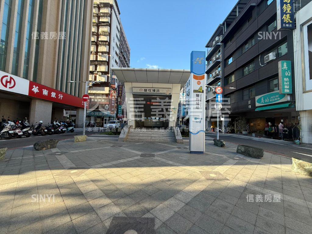 駁二在旁採光漂亮美宅房屋室內格局與周邊環境