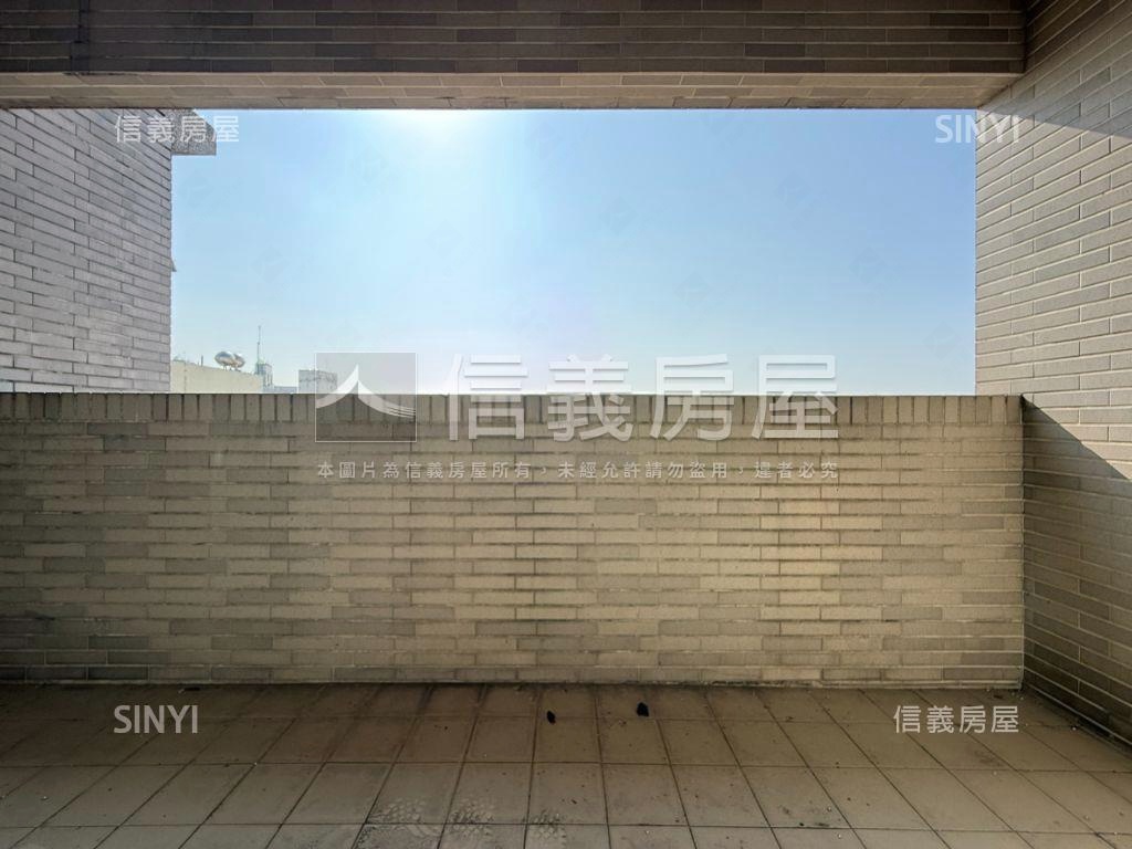 市區㊣中正路財富爆發透天房屋室內格局與周邊環境