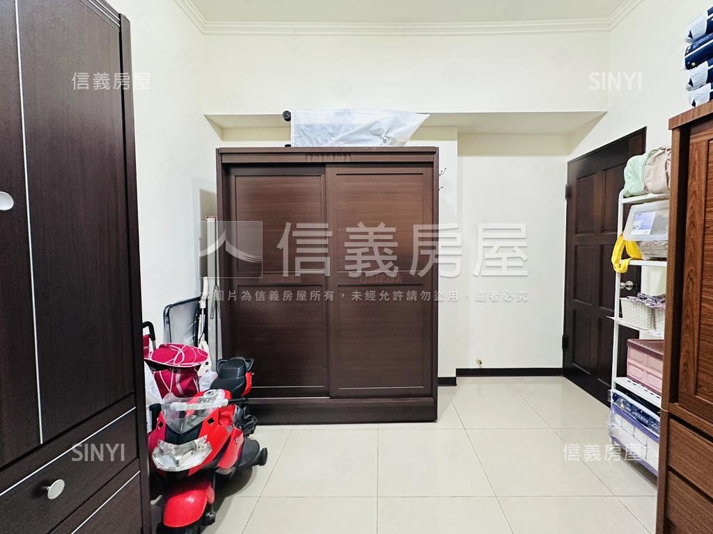 愛在歐洲。通風美三房車位房屋室內格局與周邊環境