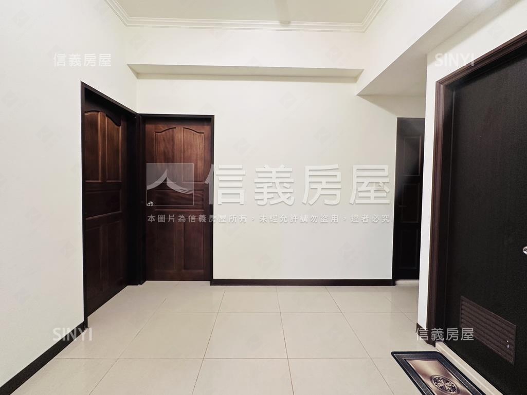 愛在歐洲。通風美三房車位房屋室內格局與周邊環境