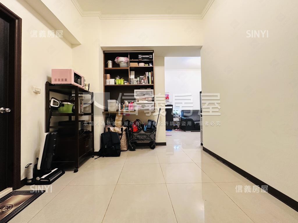 愛在歐洲。通風美三房車位房屋室內格局與周邊環境