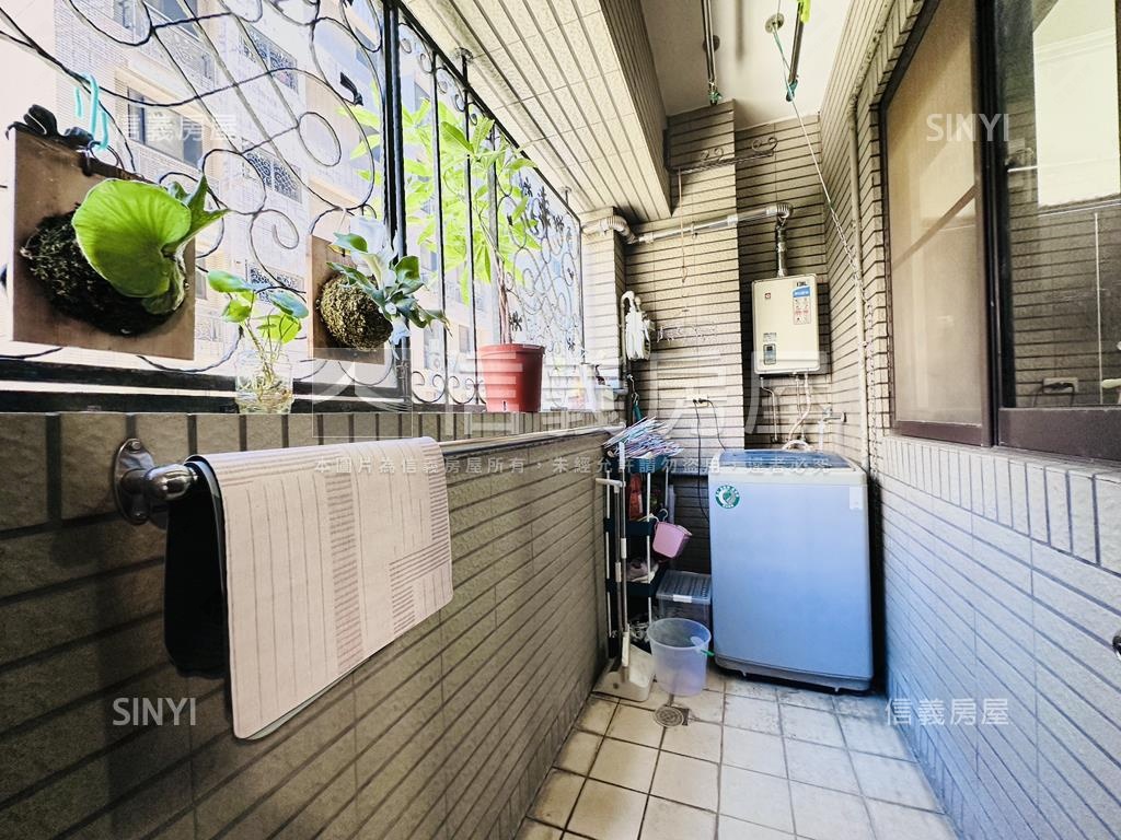 愛在歐洲。通風美三房車位房屋室內格局與周邊環境