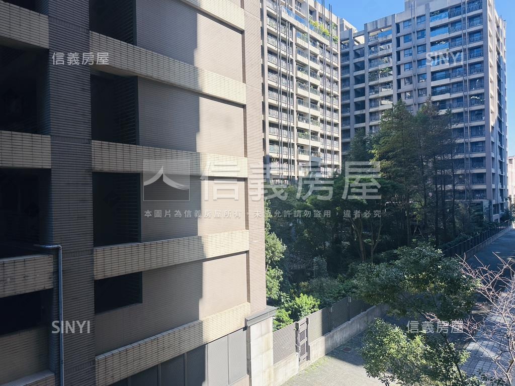 愛在歐洲。通風美三房車位房屋室內格局與周邊環境