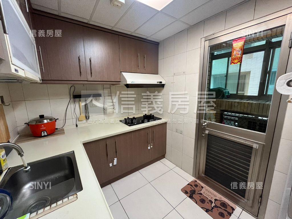 三面採光仙境四房美屋房屋室內格局與周邊環境