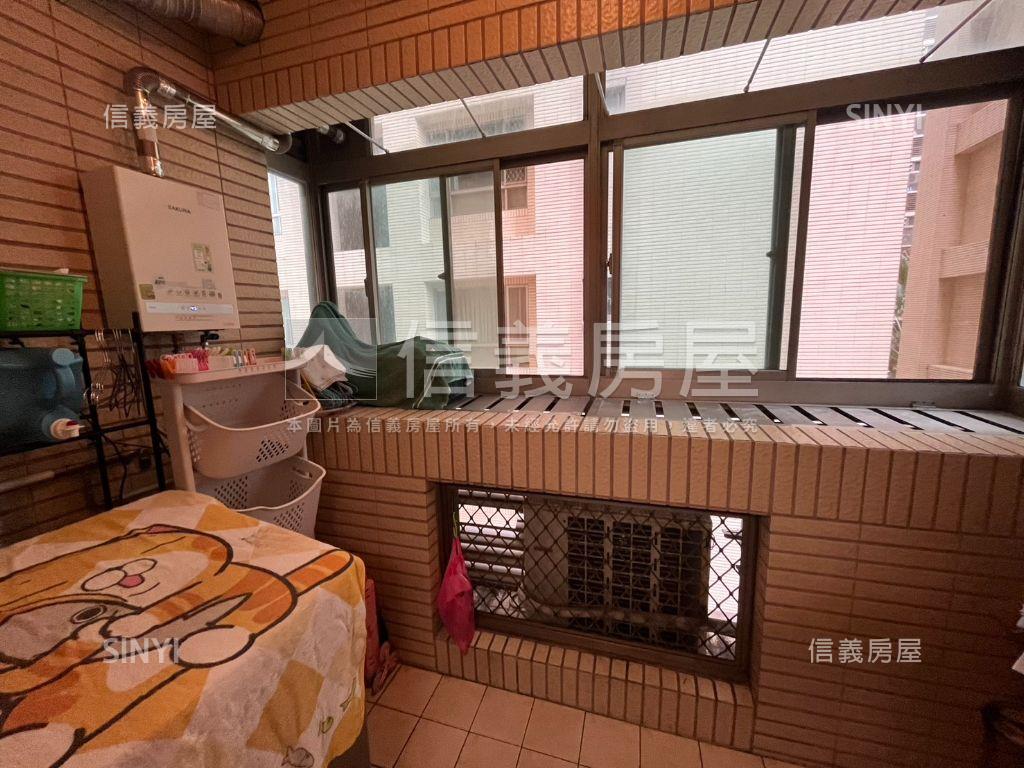 三面採光仙境四房美屋房屋室內格局與周邊環境