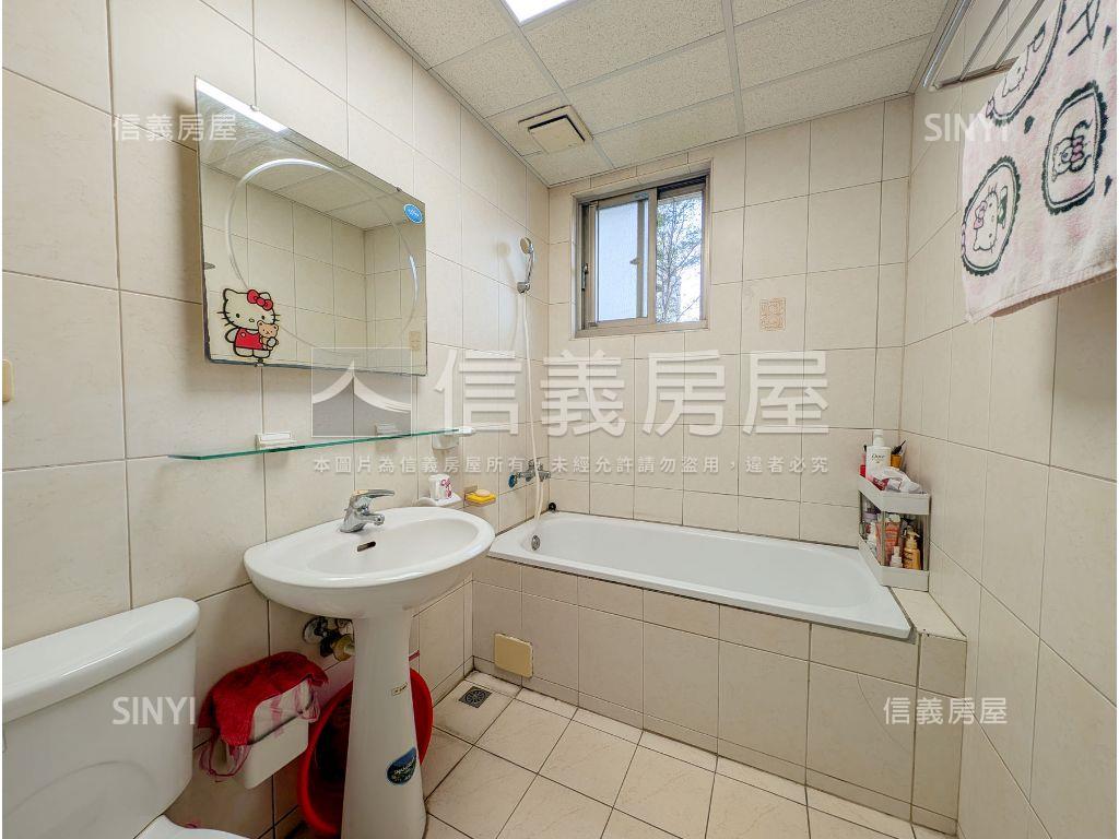 三面採光電梯四房附車位房屋室內格局與周邊環境