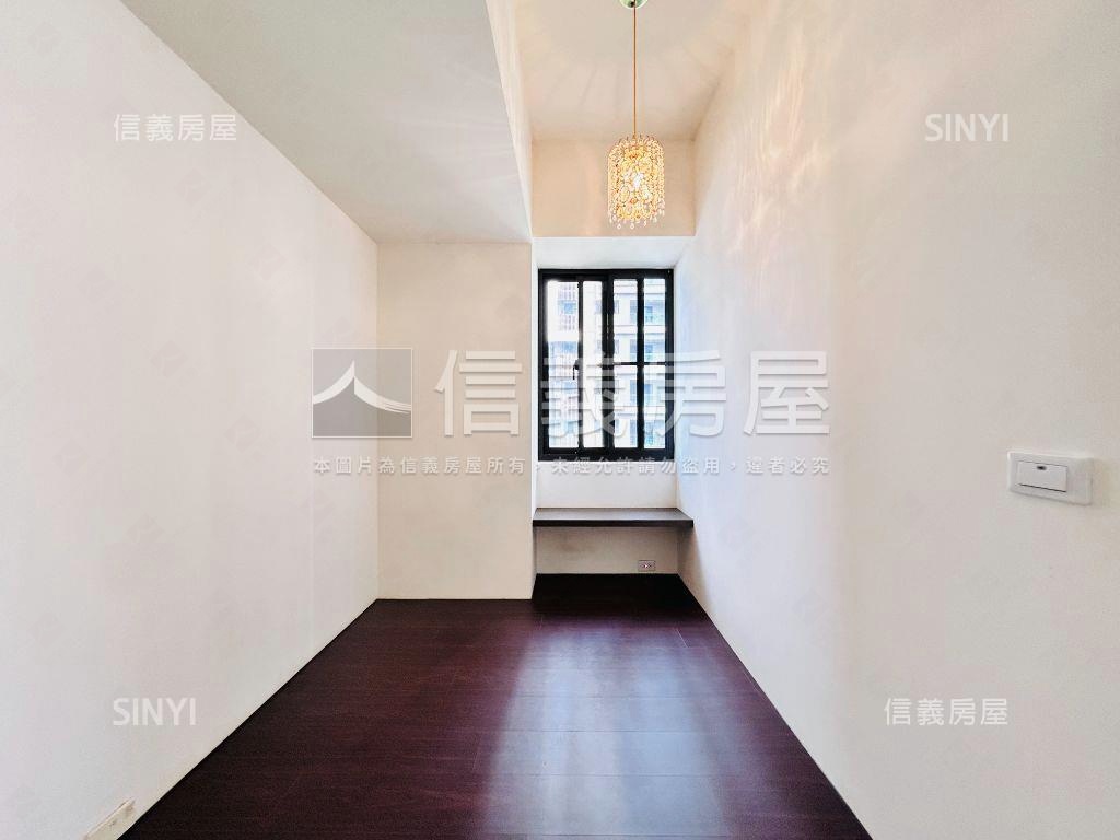 青埔紐約線上兩房衛浴開窗房屋室內格局與周邊環境