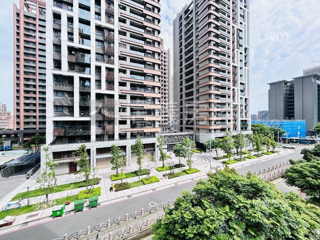 青埔紐約線上兩房衛浴開窗房屋室內格局與周邊環境