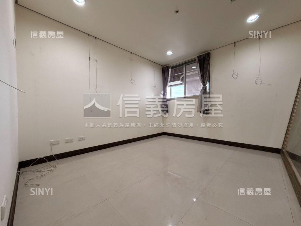 ＭＢＡ氣派豪邸房屋室內格局與周邊環境