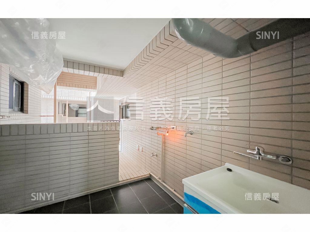 全新富宇沐曦三房平車房屋室內格局與周邊環境