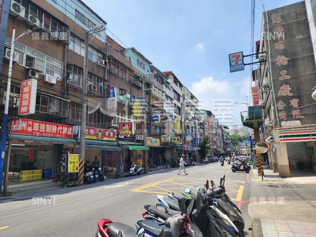 音樂廳對面稀有金店１＋２房屋室內格局與周邊環境