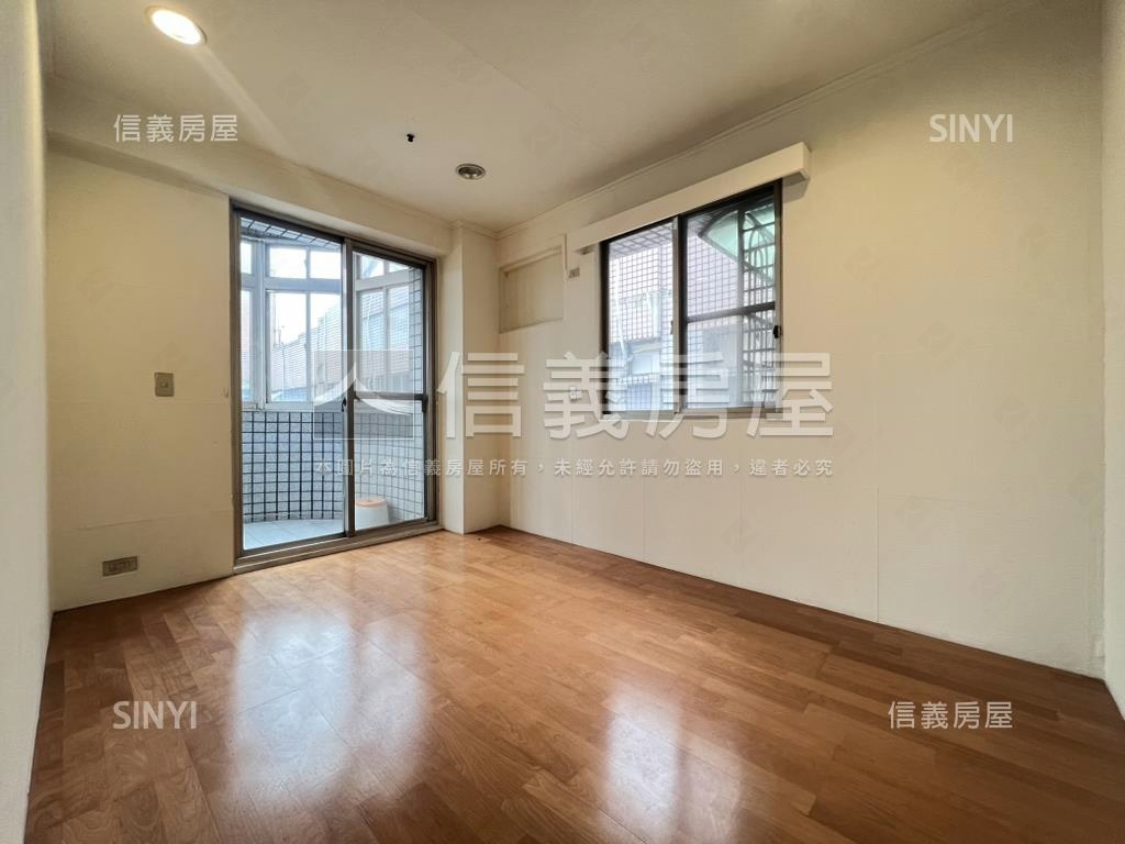 全球台北人景觀三房車位房屋室內格局與周邊環境