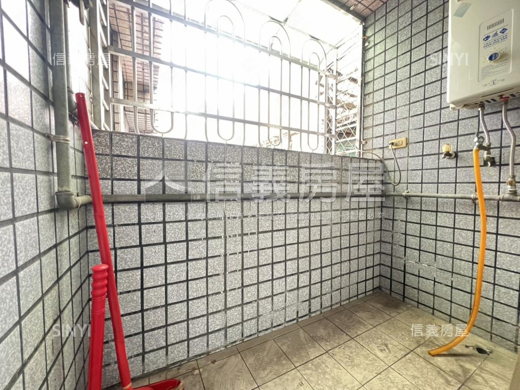 全球台北人景觀三房車位房屋室內格局與周邊環境