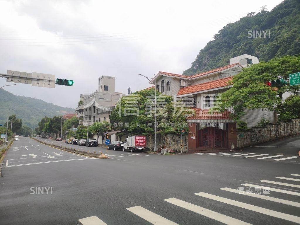 至善路梅林管理別墅房屋室內格局與周邊環境