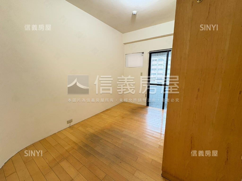 公園都市４房車位房屋室內格局與周邊環境