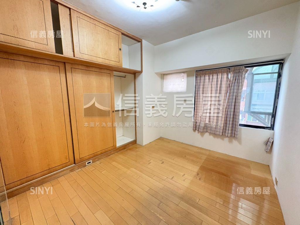 公園都市４房車位房屋室內格局與周邊環境